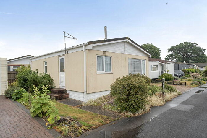 2 Bedroom Park Home For Sale In Odds Farm Park Estate, Wooburn Green, High Wycombe, Bucks, HP10