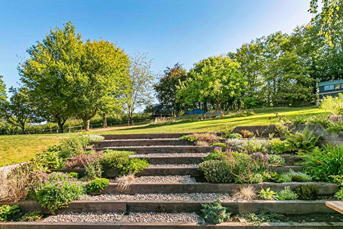 4 Bedroom Semi-Detached House To Rent In Hanbury Cottages, Hanbury Lane, Hatfield, AL9