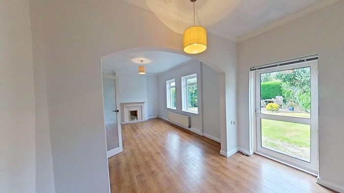 3 Bedroom Bungalow To Rent In Craigcrook Road, Edinburgh, Midlothian, EH4