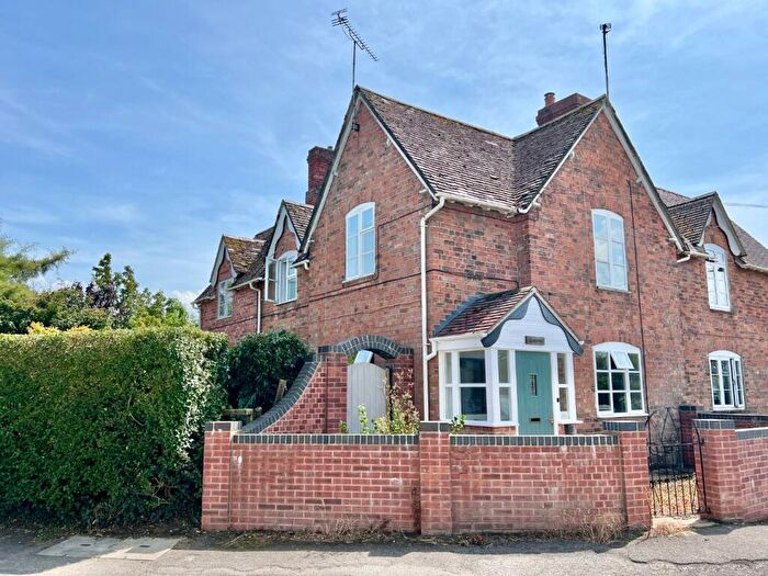 4 Bedroom Semi-Detached House For Sale In Church Road, Arlingham, Gloucester, GL2