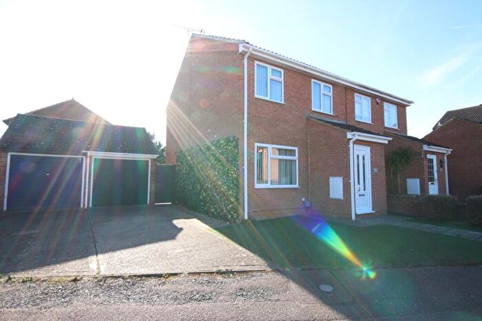 3 Bedroom Semi-Detached House To Rent In Trent Avenue, Flitwick, MK45