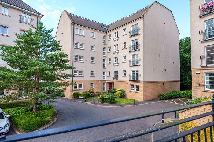 2 Bedroom Flat For Sale In Powderhall Rigg, Edinburgh, EH7