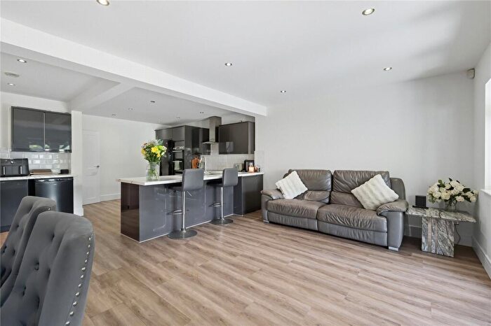 3 Bedroom Semi-Detached House For Sale In Southend Road, Billericay, Essex, CM11