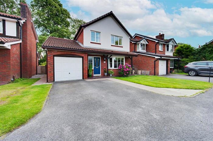 4 Bedroom Detached House For Sale In Murray Close, Macclesfield, SK10