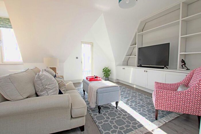 1 Bedroom Flat To Rent In Worton Road, Isleworth TW7