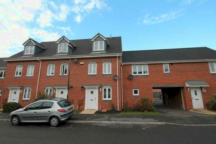 3 Bedroom Town House To Rent In Panama Circle, Derby, DE24
