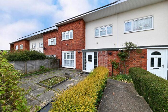 3 Bedroom Terraced House For Sale In Nodes Drive, Stevenage, SG2