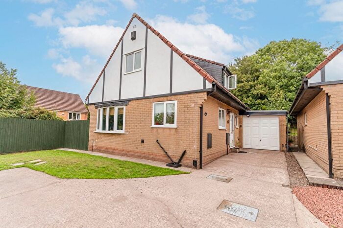 3 Bedroom Detached House For Sale In Amberwood Close, Pontprennau, CF23