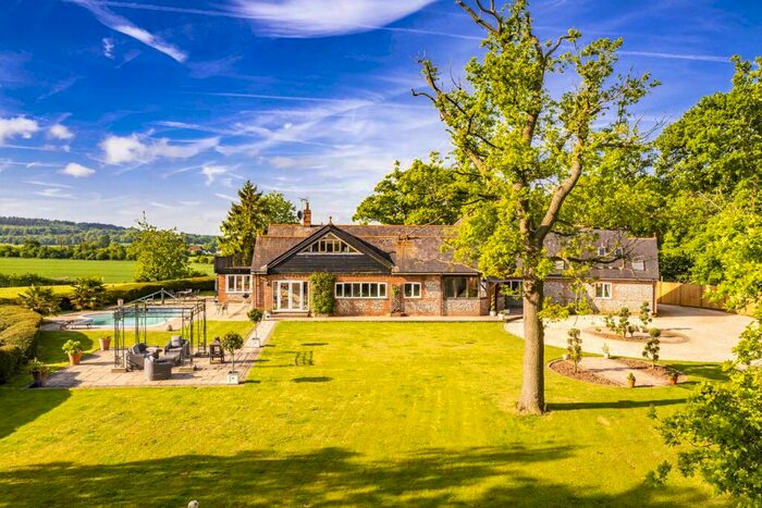 8 Bedroom Detached House For Sale In Hillview, Oakley Wood, OX10