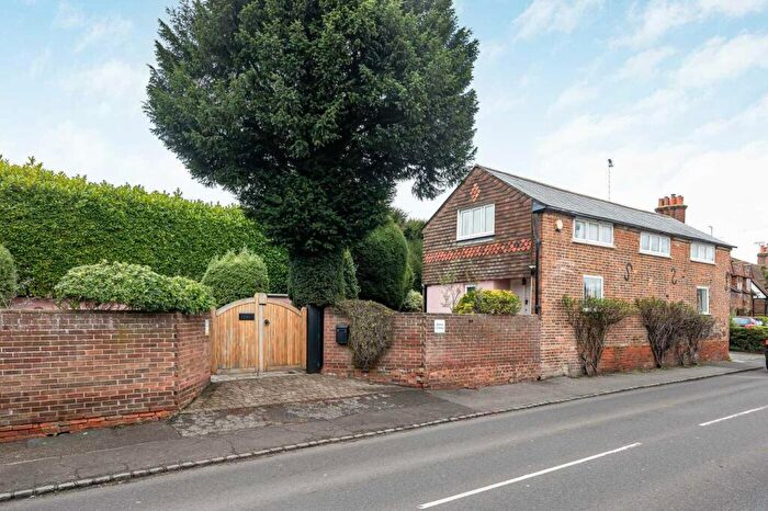 2 Bedroom Detached House For Sale In Thames Street, Sonning, Reading, Berkshire, RG4