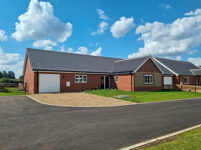3 Bedroom Detached Bungalow For Sale In Fallowfield Loke, Shropham, Attleborough, NR17