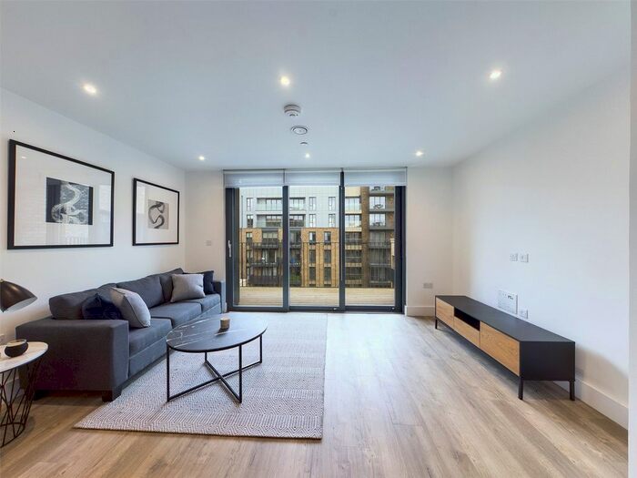 2 Bedroom Flat To Rent In Epsom House, Fairfield Avenue, Staines-Upon-Thames, TW18