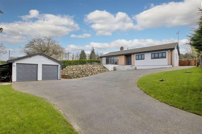 4 Bedroom Bungalow For Sale In Valley Road, Fawkham, Longfield, Kent, DA3