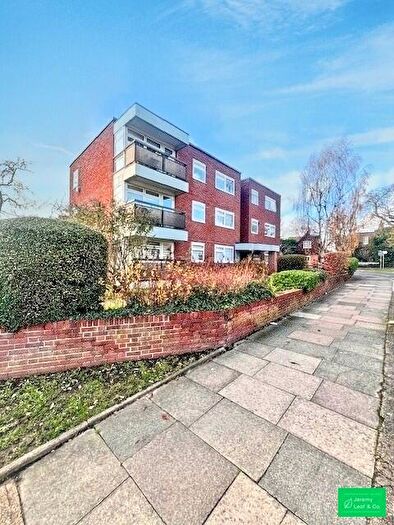 2 Bedroom Flat To Rent In Hendon Lane, London, N3
