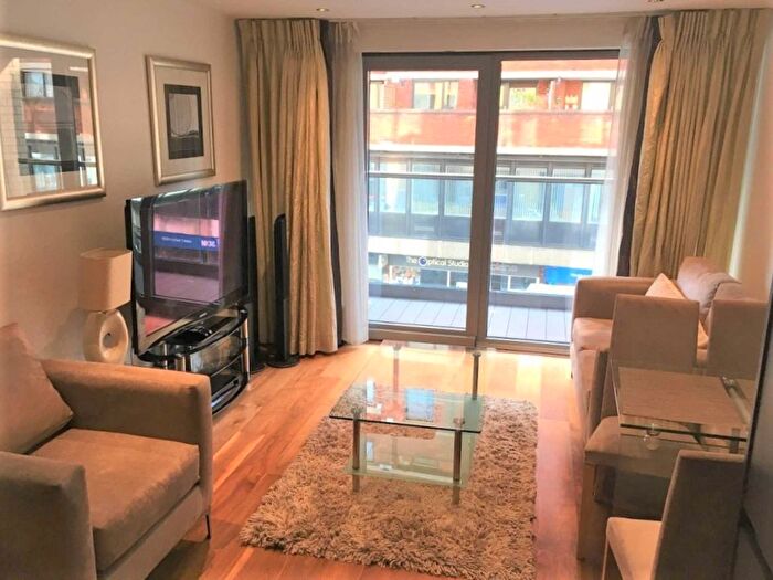 1 Bedroom Flat To Rent In Vauxhall Bridge Road, London, SW1V
