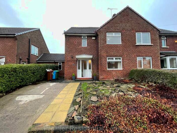 3 Bedroom Semi-Detached House To Rent In Greaves Avenue, Failsworth, M35