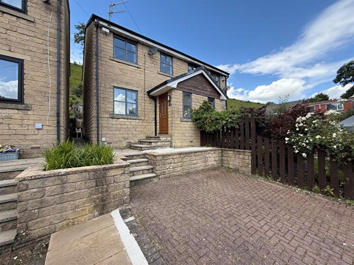 3 Bedroom Terraced House For Sale In Limefield, Mossley, Ashton-Under-Lyne, OL5