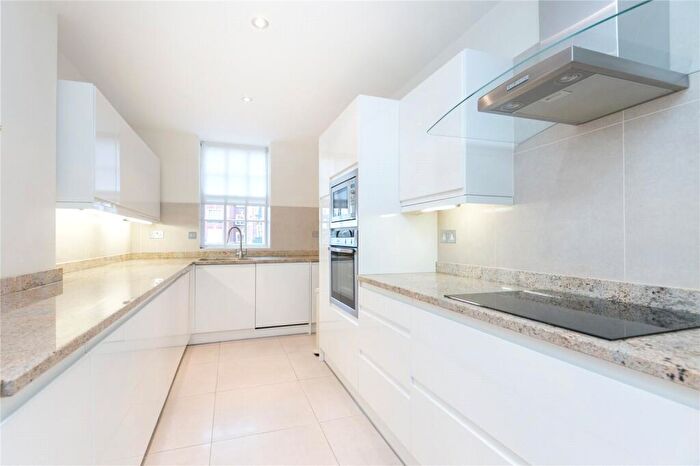 3 Bedroom Flat To Rent In St. Johns Wood Court, St. Johns Wood Road, NW8