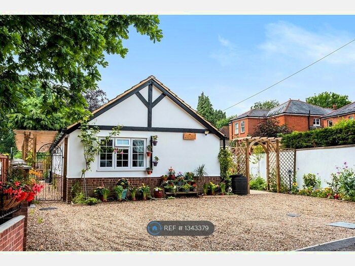 3 Bedroom Detached House To Rent In The Avenue, Camberley, GU15