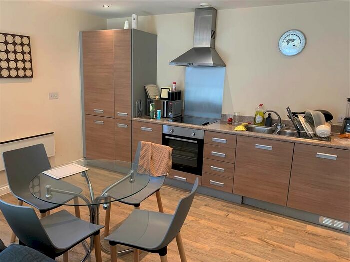 2 Bedroom Flat To Rent In Canal Street, Nottingham, NG1