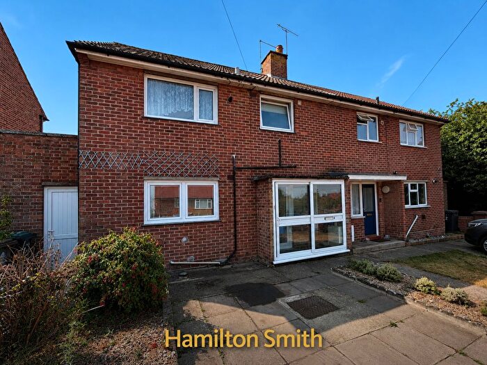 3 Bedroom Semi-Detached House For Sale In Violet Close, Ipswich, IP2