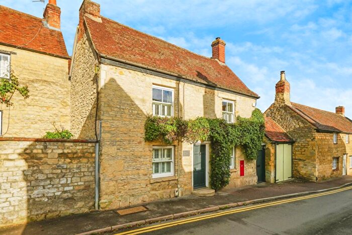 4 Bedroom Semi-Detached House For Sale In High Street, Wheatley, Oxford, OX33