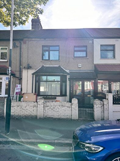 3 Bedroom Terraced House To Rent In Burges Road, Eastham, E6