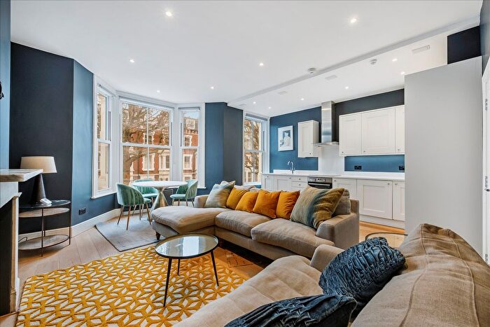 2 Bedroom Flat To Rent In Hammersmith Grove, London, W6