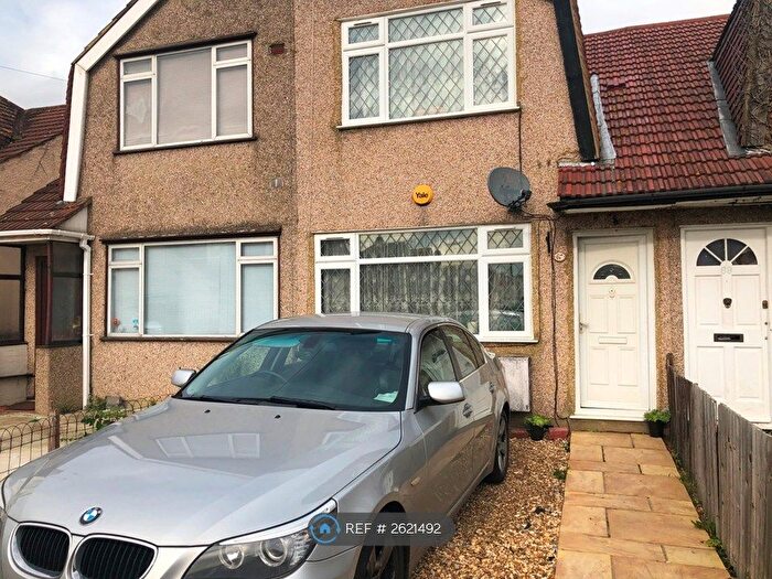 3 Bedroom Terraced House To Rent In Saunton Avenue, Hayes Harlington, UB3