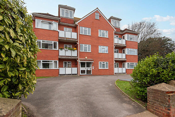 2 Bedroom Flat For Sale In Tennyson Road, Worthing, BN11