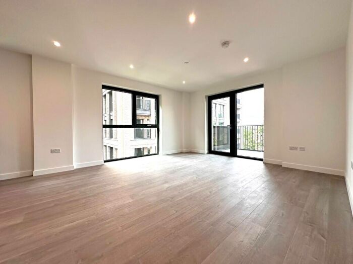 2 Bedroom Flat To Rent In Dragonfly Walk, London, N4