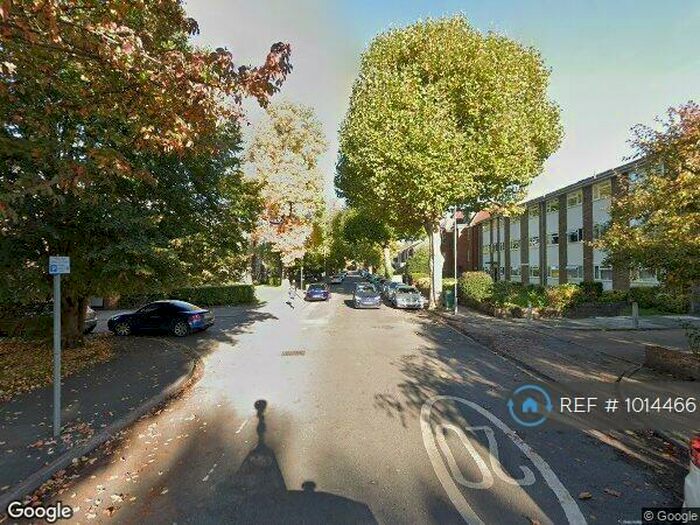 1 Bedroom Flat To Rent In Redwood Court, Surbiton, KT6