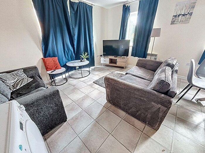 2 Bedroom Flat For Sale In Penstock Drive, Stoke-On-Trent, Staffordshire, ST4