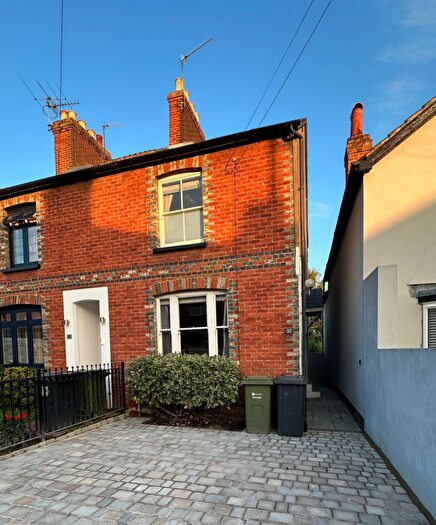 2 Bedroom End Of Terrace House To Rent In Barrack Road, Guildford, GU2