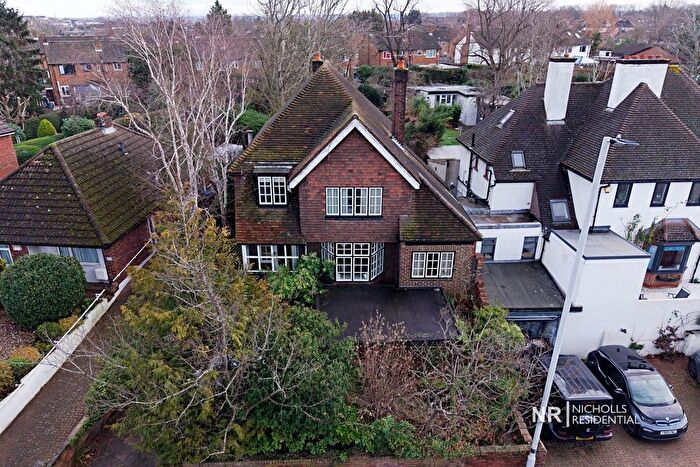 4 Bedroom Detached House For Sale In Hook Road, Chessington, Surrey., KT9