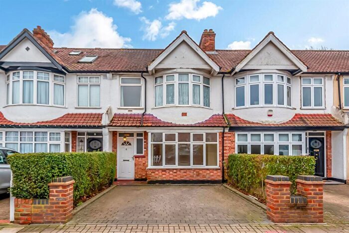 3 Bedroom House For Sale In Southlands Road, Bromley, Kent, BR2