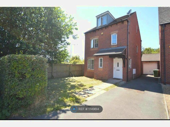 4 Bedroom Detached House To Rent In Summercroft Close, Golborne, Warrington, WA3