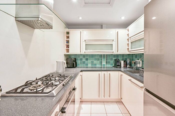 2 Bedroom Flat To Rent In Priory Road, West Hampstead, London, NW6