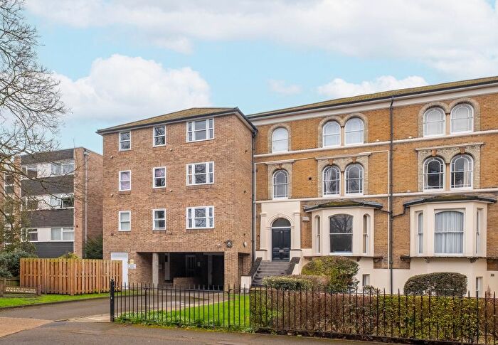 2 Bedroom Flat To Rent In The Avenue, Berrylands, Surbiton, KT5