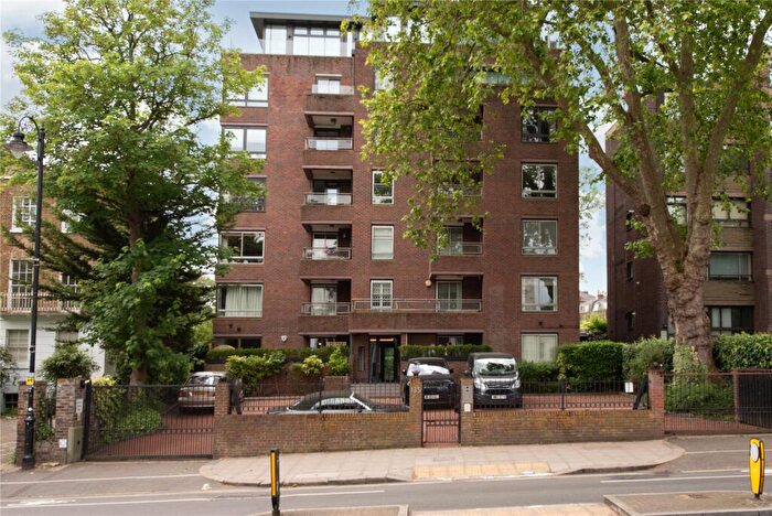3 Bedroom Apartment For Sale In Haverstock Hill, London, NW3