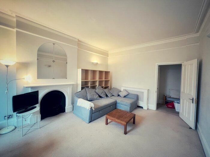 1 Bedroom Flat To Rent In St. George's Square, Pimlico, SW1V
