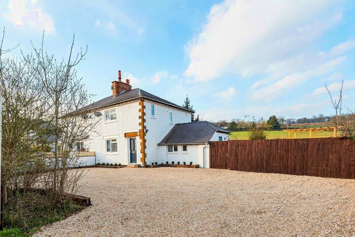 3 Bedroom Semi-Detached House To Rent In Long Compton, Oxfordshire, CV36