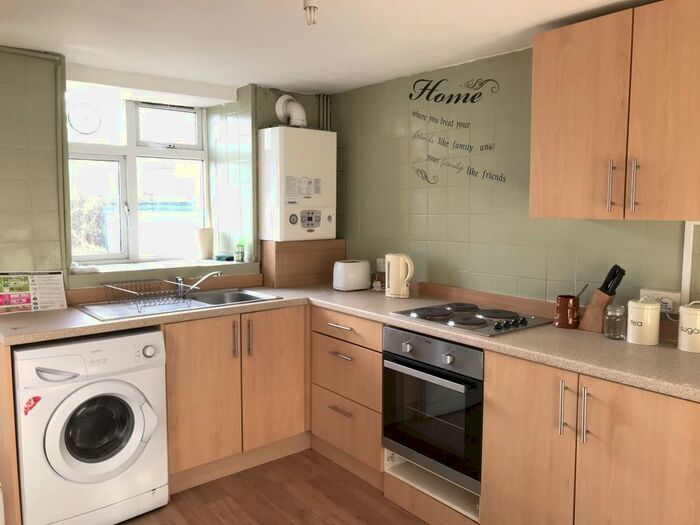 2 Bedroom Property To Rent In Benthall Place, St Thomas, Swansea, SA1