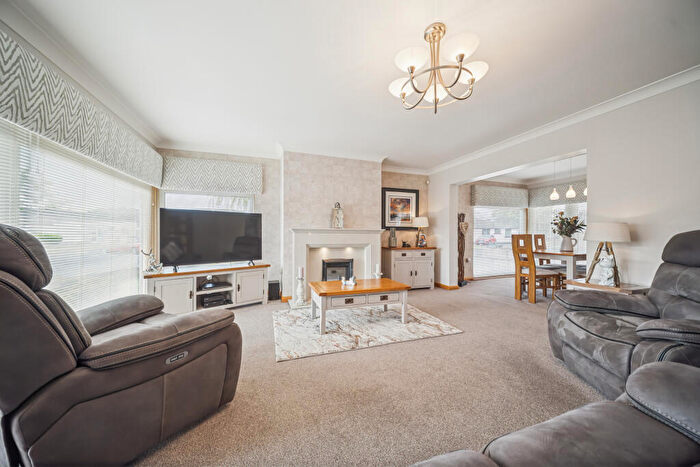 5 Bedroom Bungalow For Sale In Cheviot Place, Grangemouth, FK3