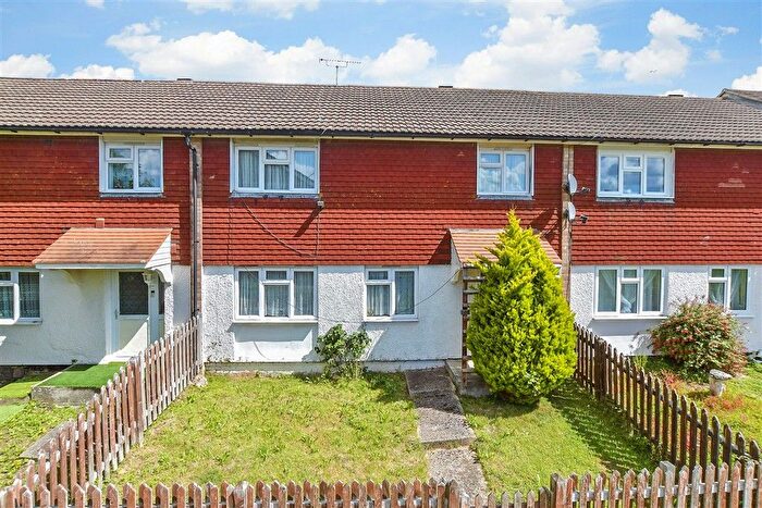 4 Bedroom Terraced House For Sale In Speldhurst Close, Ashford, Kent, TN23