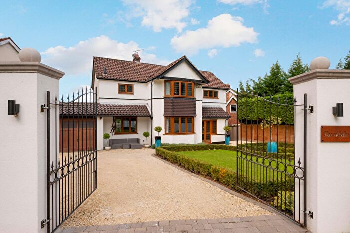 4 Bedroom Detached House For Sale In Woodstock Lane North, Long Ditton, Surbiton, Surrey, KT6