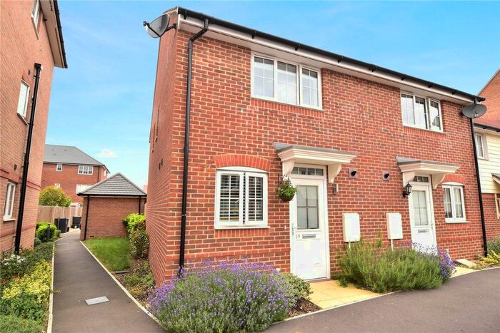 2 Bedroom Semi-Detached House To Rent In Laurence Rise, Dartford DA2