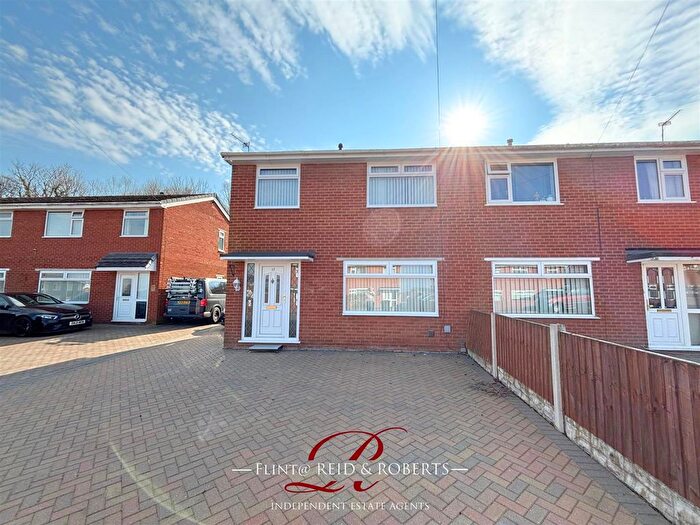 3 Bedroom Semi-Detached House For Sale In Deans Close, Bagillt, CH6