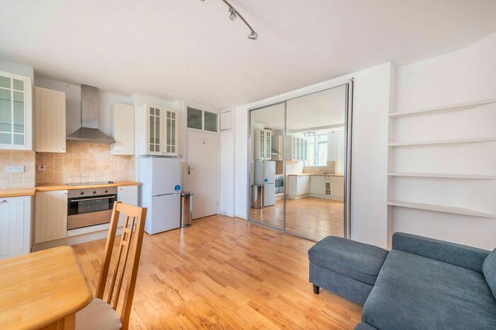 1 Bedroom Flat To Rent In Chepstow Crescent, Notting Hill, London, W11