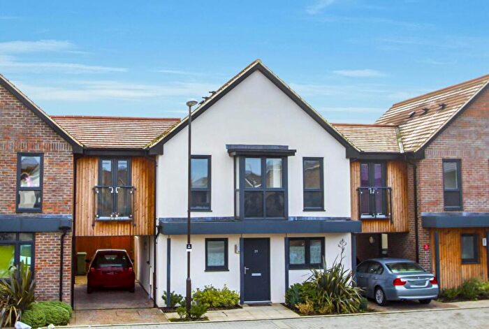 3 Bedroom Semi-Detached House To Rent In Abacus Drive, Oakgrove, MK10